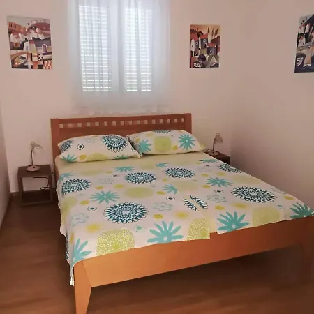 Merlin Apartment